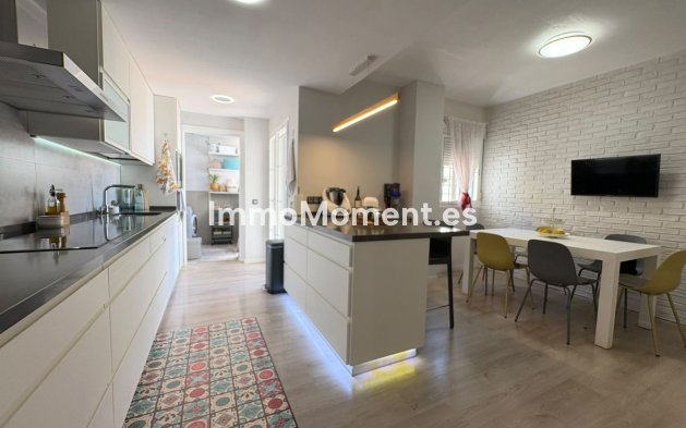 Resale - Apartment - Benalmadena - Benalmadena Centro