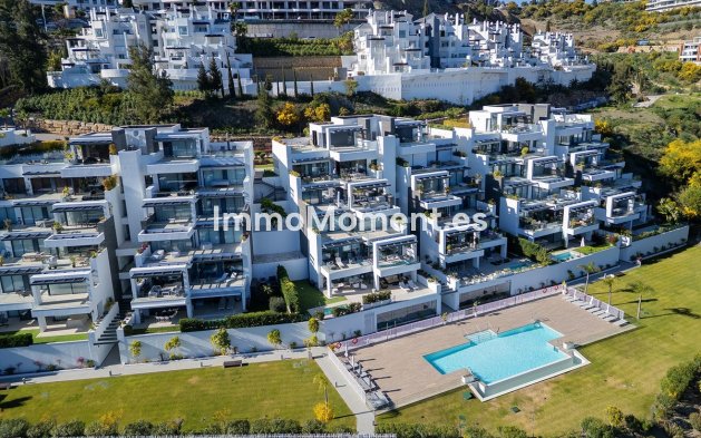 Resale - Apartment - Benahavís - La Quinta