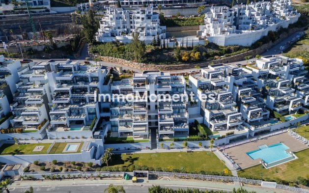 Resale - Apartment - Benahavís - La Quinta