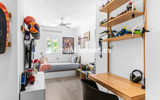 Resale - Apartment - Benahavís - Benahavís Centro