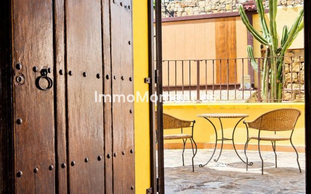 Resale - Detached villa - Manilva - La Duquesa