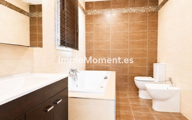 Resale - Detached villa - Manilva - La Duquesa
