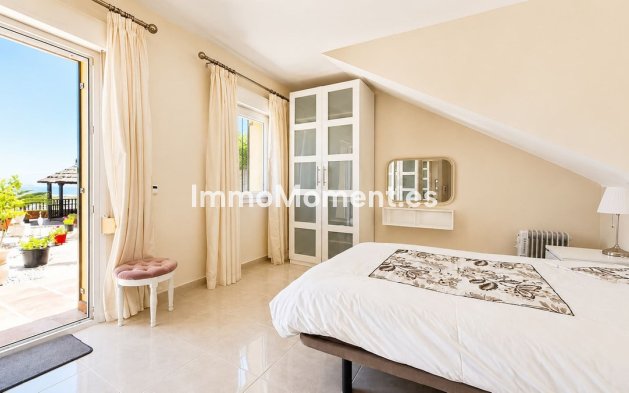 Resale - Detached villa - Manilva - La Duquesa