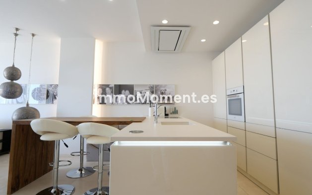Resale - Apartment - Marbella - Puerto de Cabopino