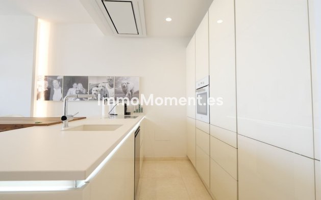 Resale - Apartment - Marbella - Puerto de Cabopino