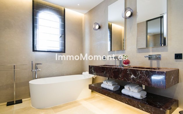 Bestaande woning - Vrijstaande villa - Marbella - Las Chapas