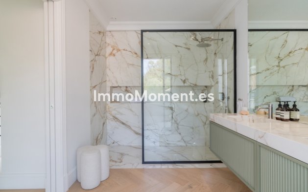 Resale - Detached villa - Marbella - Nueva Andalucía