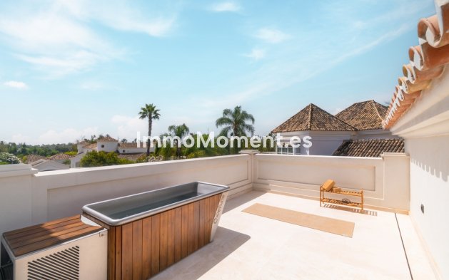 Resale - Detached villa - Marbella - Nueva Andalucía