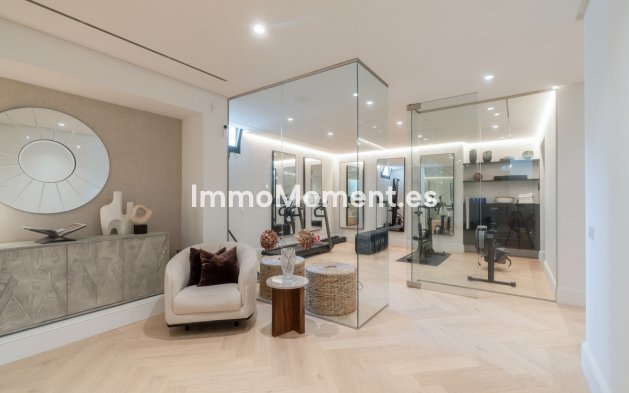 Resale - Detached villa - Marbella - Nueva Andalucía