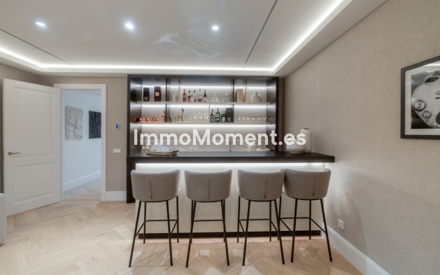 Resale - Detached villa - Marbella - Nueva Andalucía