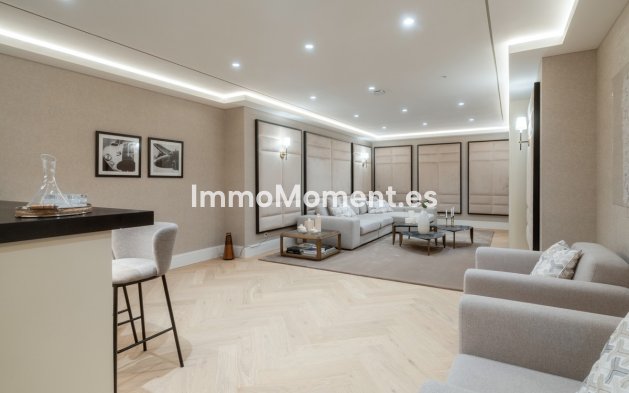 Resale - Detached villa - Marbella - Nueva Andalucía