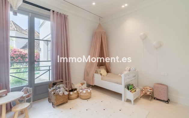 Resale - Detached villa - Marbella - Nueva Andalucía