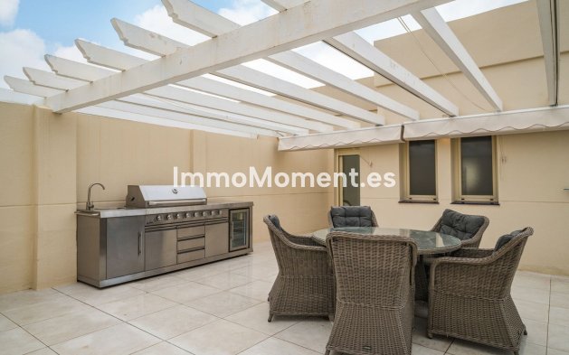 Resale - Apartment - Marbella - Nueva Andalucía
