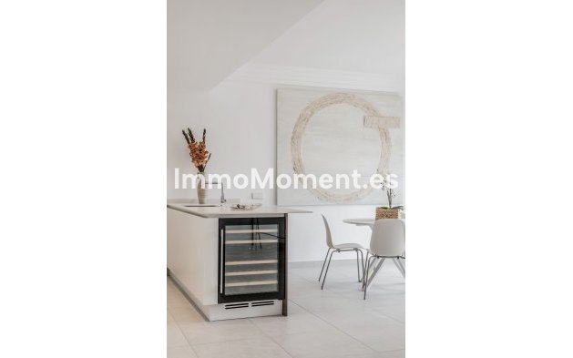 Resale - Apartment - Marbella - Nueva Andalucía