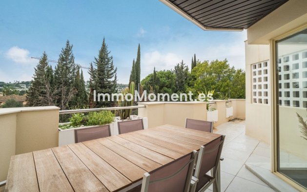 Resale - Apartment - Marbella - Nueva Andalucía