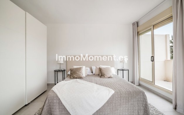 Resale - Apartment - Marbella - Nueva Andalucía