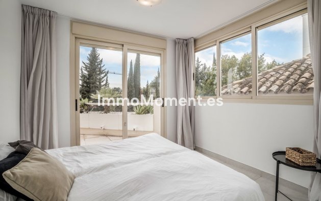 Resale - Apartment - Marbella - Nueva Andalucía