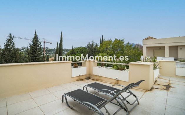 Resale - Apartment - Marbella - Nueva Andalucía