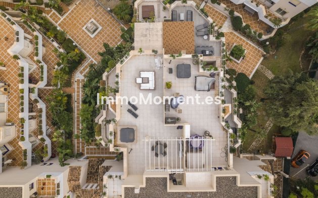 Resale - Apartment - Marbella - Nueva Andalucía