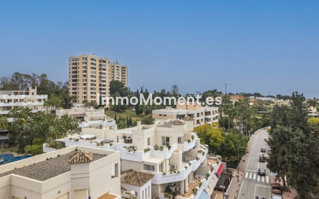 Resale - Apartment - Marbella - Nueva Andalucía