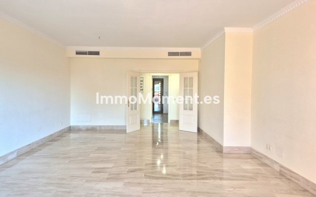 Resale - Apartment - Marbella - Guadalmina Baja