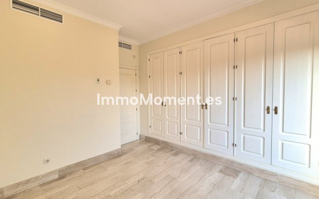 Resale - Apartment - Marbella - Guadalmina Baja