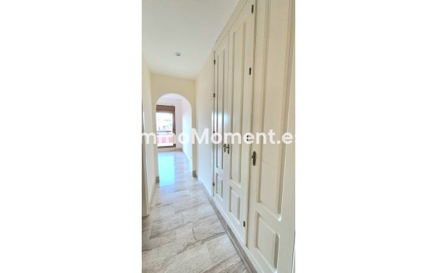 Resale - Apartment - Marbella - Guadalmina Baja