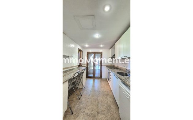 Resale - Apartment - Marbella - Guadalmina Baja