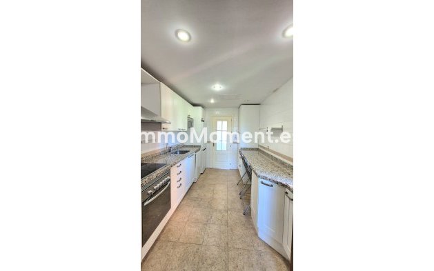 Resale - Apartment - Marbella - Guadalmina Baja