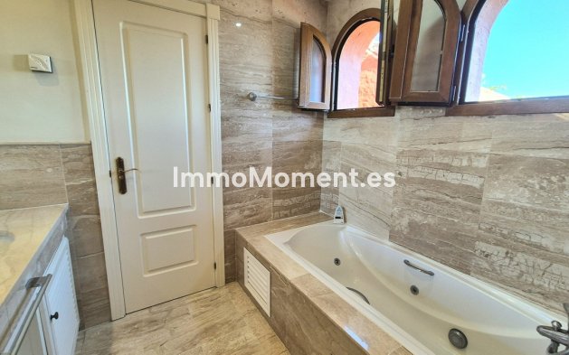 Resale - Apartment - Marbella - Guadalmina Baja