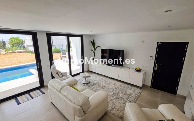 Resale - Detached villa - Manilva - La Duquesa