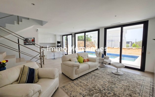 Resale - Detached villa - Manilva - La Duquesa