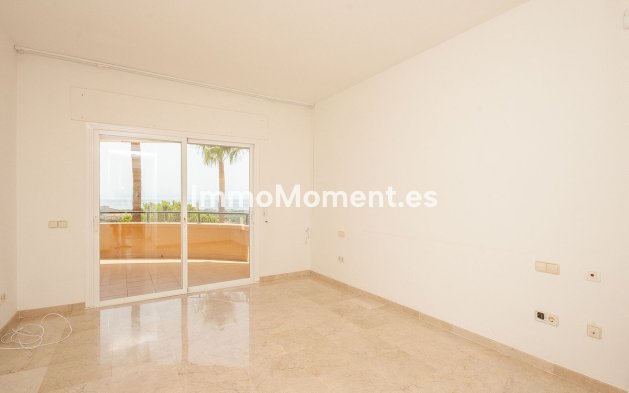 Resale - Apartment - Marbella - Elviria