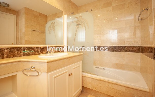 Resale - Apartment - Marbella - Elviria