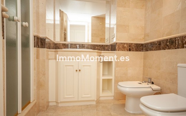 Resale - Apartment - Marbella - Elviria