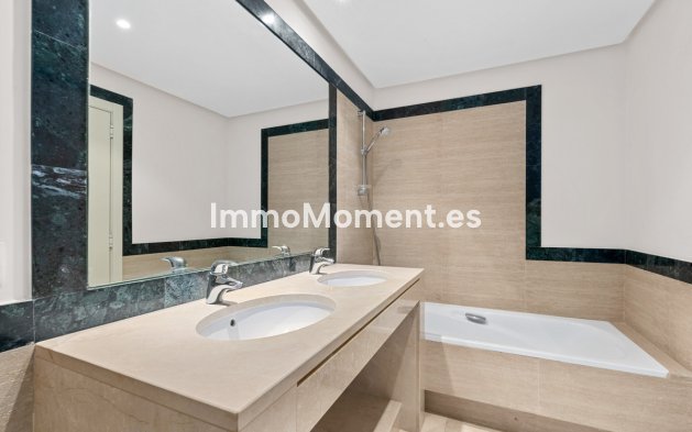 Resale - Apartment - Benahavís - Benahavís Centro