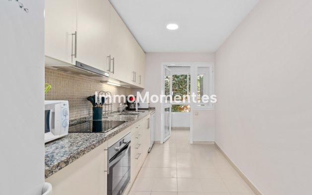 Resale - Apartment - Benahavís - Benahavís Centro
