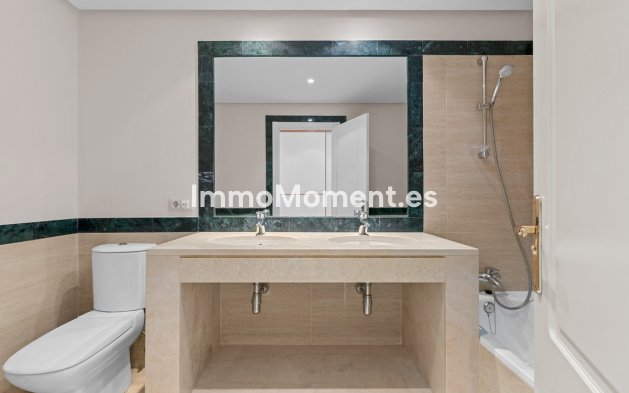 Resale - Apartment - Benahavís - Benahavís Centro