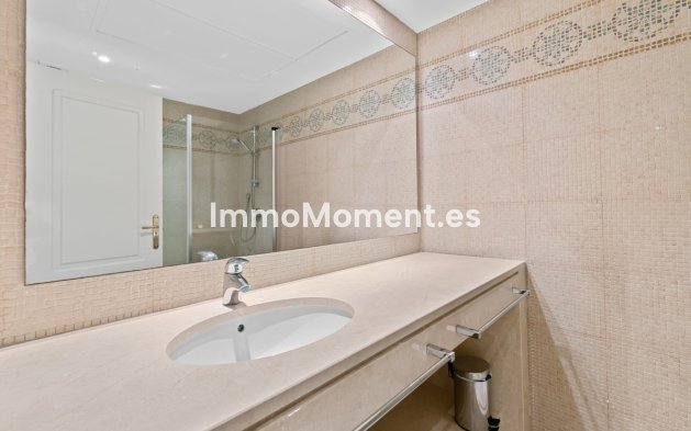 Resale - Apartment - Benahavís - Benahavís Centro