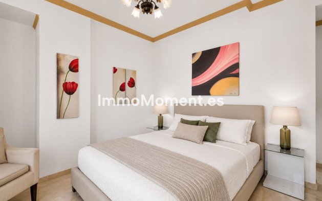 Resale - Apartment - Marbella - Nueva Andalucía
