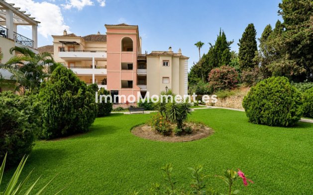Resale - Apartment - Marbella - Nueva Andalucía