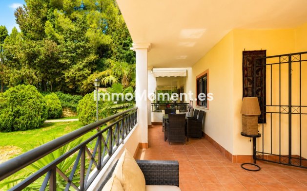 Resale - Apartment - Marbella - Nueva Andalucía