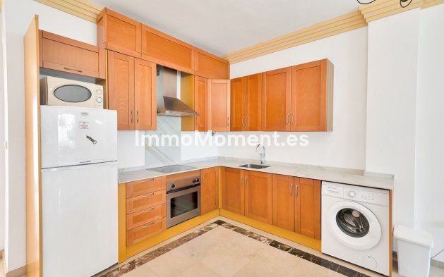 Resale - Apartment - Marbella - Nueva Andalucía