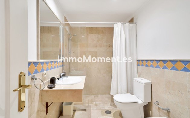 Resale - Apartment - Marbella - Nueva Andalucía