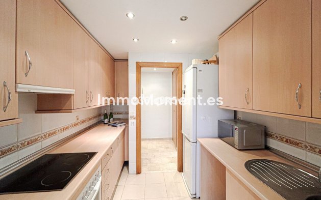 Resale - Apartment - Benahavís - Benahavís Centro