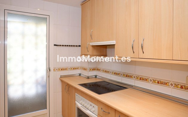 Resale - Apartment - Benahavís - Benahavís Centro