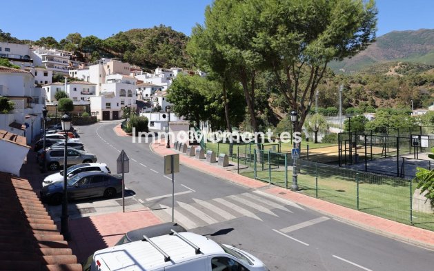 Resale - Apartment - Benahavís - Benahavís Centro