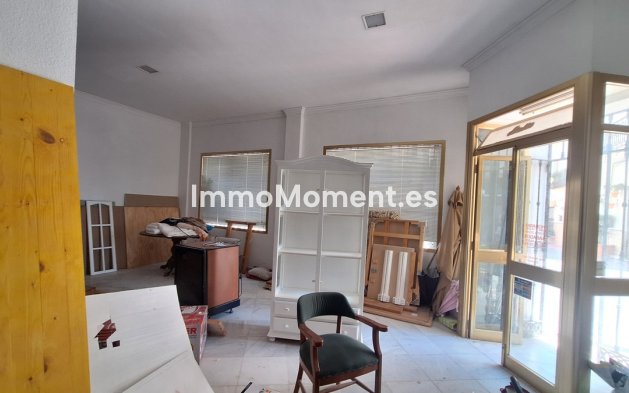 Wiederverkauf - Freistehende Villa - Estepona  - Estepona Centro