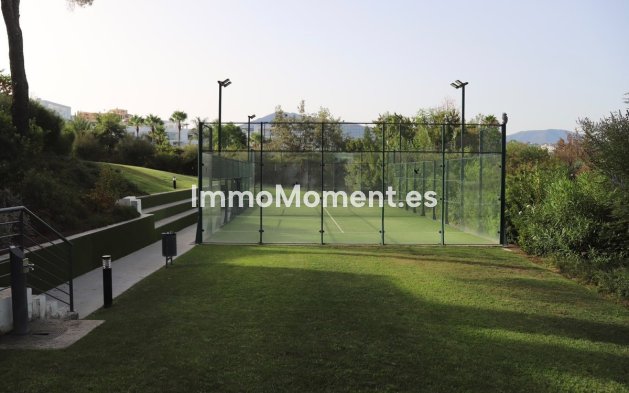 Resale - Apartment - Estepona - Atalaya