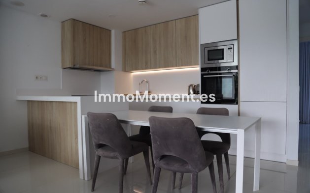 Resale - Apartment - Estepona - Atalaya